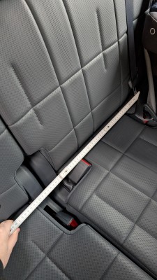 kia_pv5_mittelsitz_breite_2.jpg