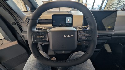 kia_pv5_lenkrad.jpg